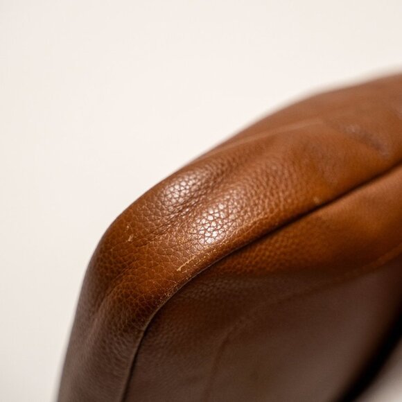 ~ FIRM PRICE ~
VINTAGE LONGCHAMP Camel Colored Leather Crossbody - Picture 11 of 16